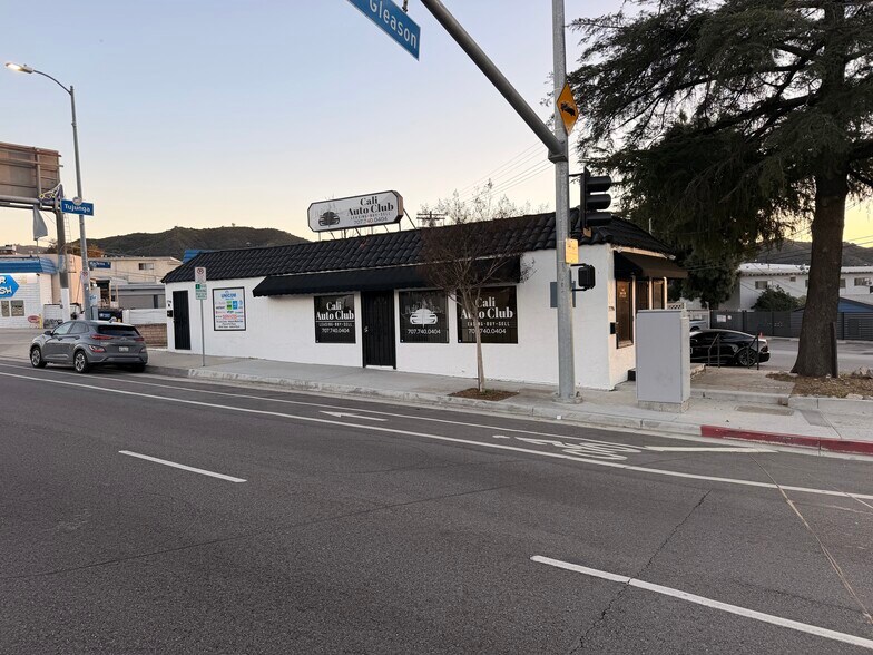 7798 Foothill Blvd, Tujunga, CA à vendre - Photo de l’immeuble – Image 3 sur 4