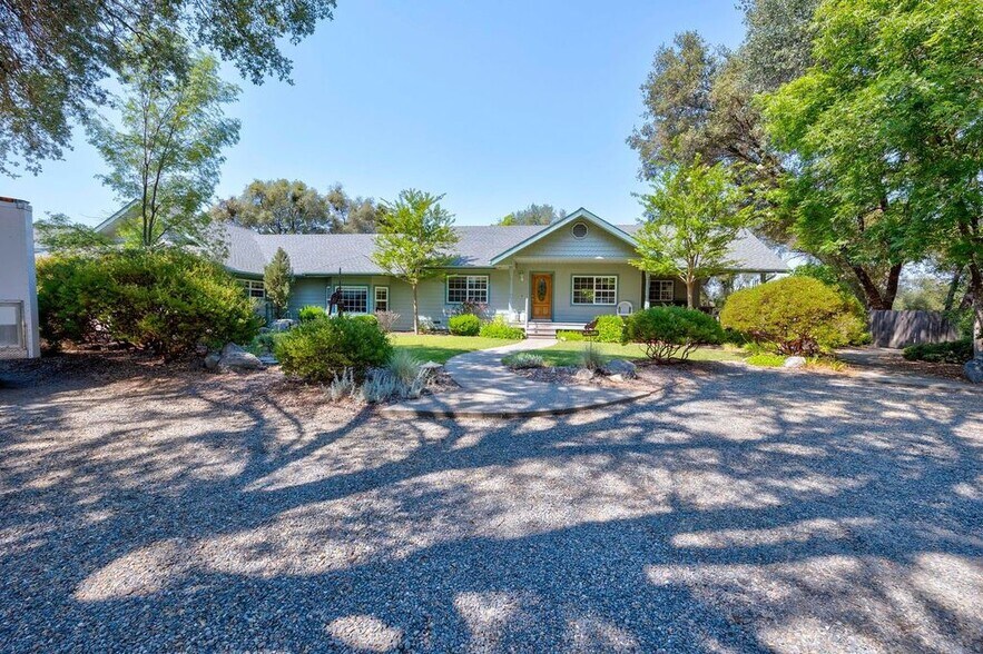 3836 HWY 49 S, Mariposa, CA à vendre - Photo principale – Image 2 sur 16