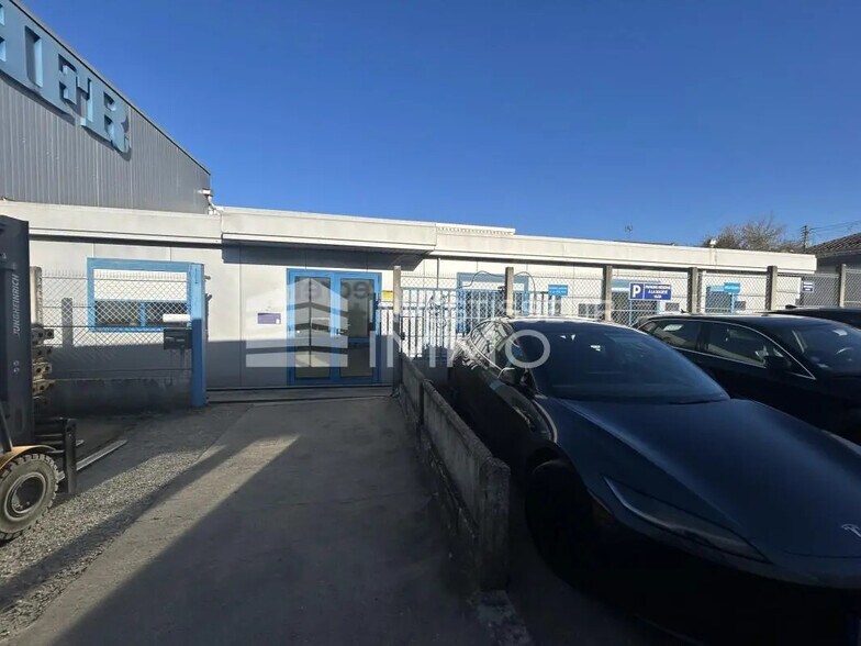 Local d'activités dans Presles à vendre - Photo de l’immeuble – Image 2 sur 11