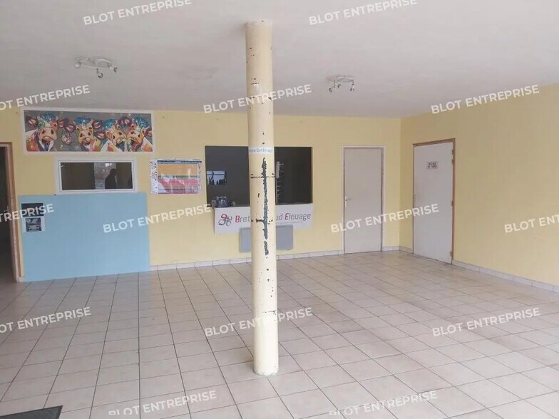 Local d'activités dans Châteauneuf-du-Faou à vendre - Photo de l’immeuble – Image 2 sur 19