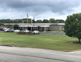 4906 NW Research Dr, Huntsville, AL à louer Photo intérieure– Image 2 sur 7