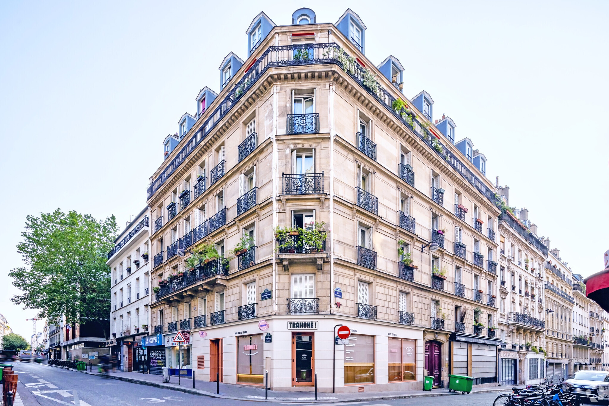 Immeuble residentiel dans Paris à vendre Photo principale– Image 1 sur 7