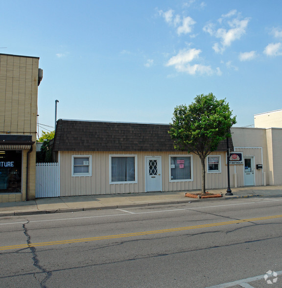 418 W Main St, Fairborn, OH à vendre - Photo de l’immeuble – Image 2 sur 3