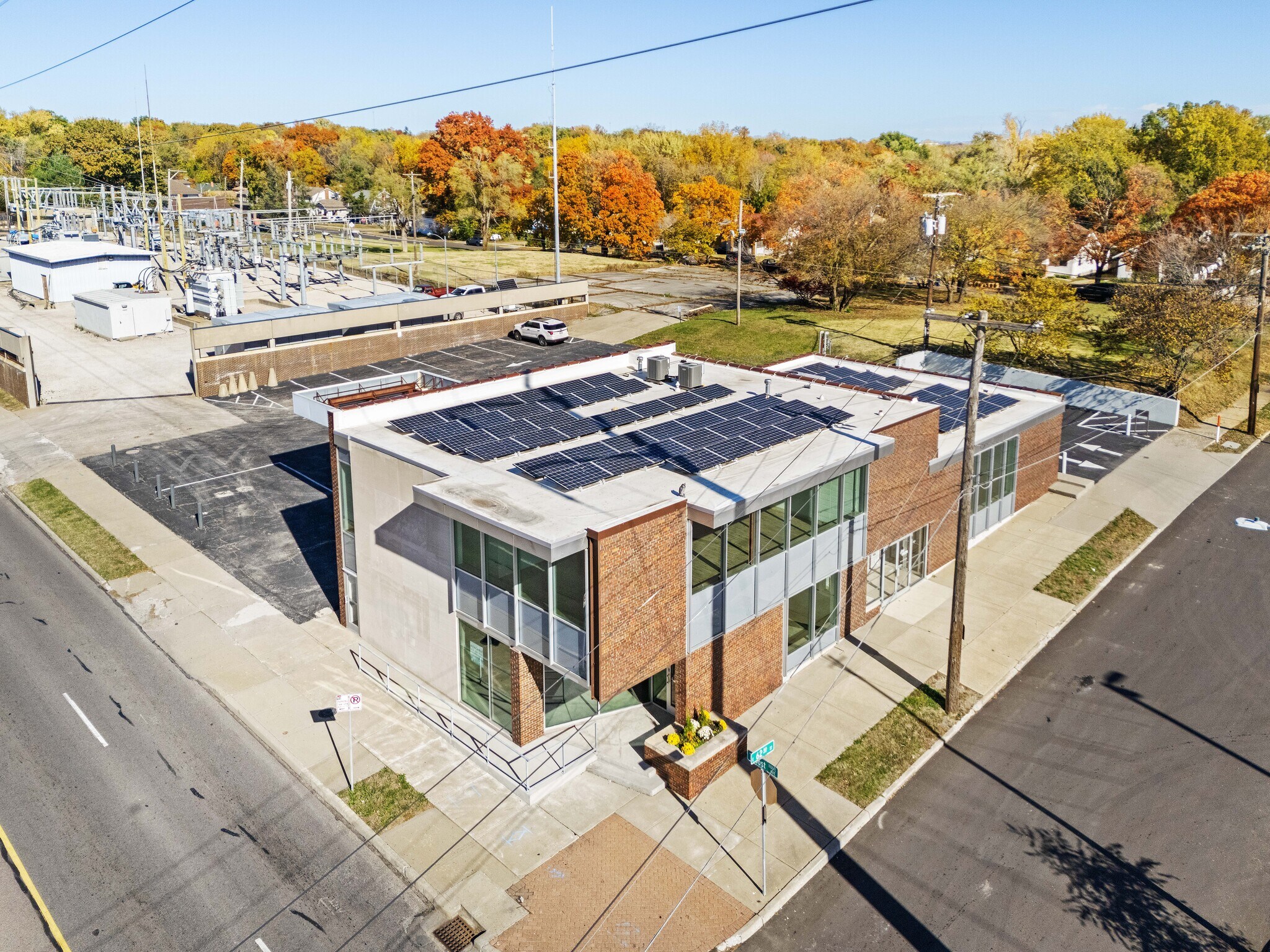 6145 Troost Ave, Kansas City, MO à vendre Photo de l’immeuble– Image 1 sur 32