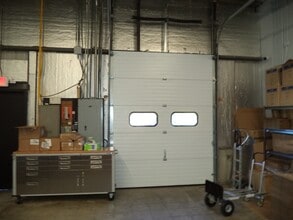 1 Perimeter Rd, Manchester, NH à louer Photo intérieure– Image 2 sur 8