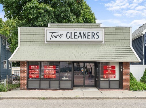 345 Nahatan St, Norwood, MA à vendre - Photo de l’immeuble – Image 1 sur 28