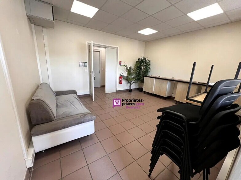 Bureau dans Senlis à louer - Photo de l’immeuble – Image 2 sur 4