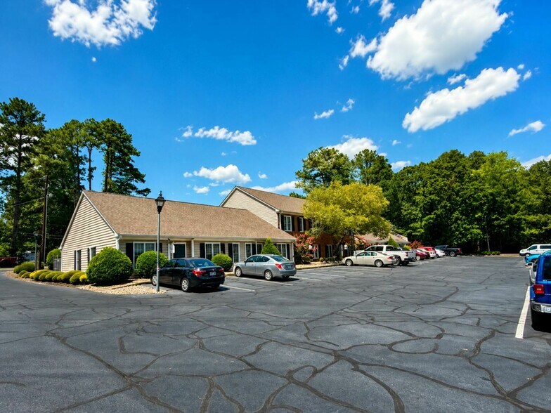 411 Andrews Rd, Durham, NC à vendre - Photo de l’immeuble – Image 1 sur 4