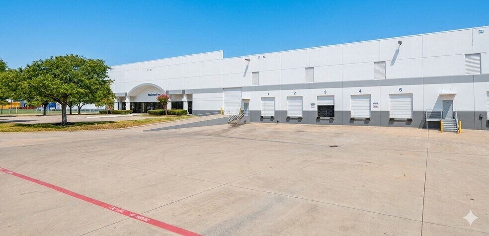 2510 W Main St, Grand Prairie, TX à louer - Photo de l’immeuble – Image 2 sur 5