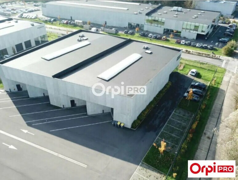 Industriel/Logistique dans Roncq à louer - Photo de l’immeuble – Image 1 sur 11
