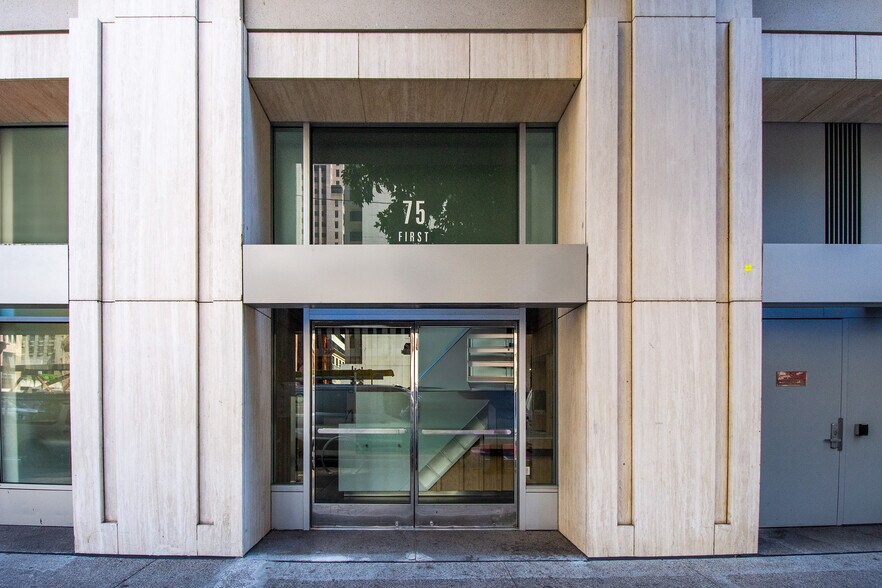 75 1st St, San Francisco, CA à louer - Photo de l’immeuble – Image 2 sur 3