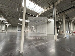 420-422 Rue De La Dombes, Miribel à louer Photo intérieure– Image 2 sur 10