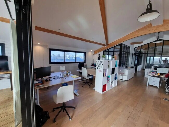 Plus de détails pour Bureau à louer