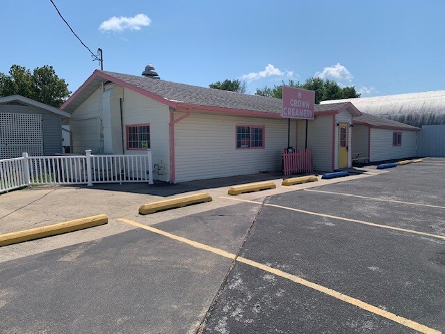 123 Alton Rd, Carlinville, IL à vendre - Photo de l’immeuble – Image 3 sur 7