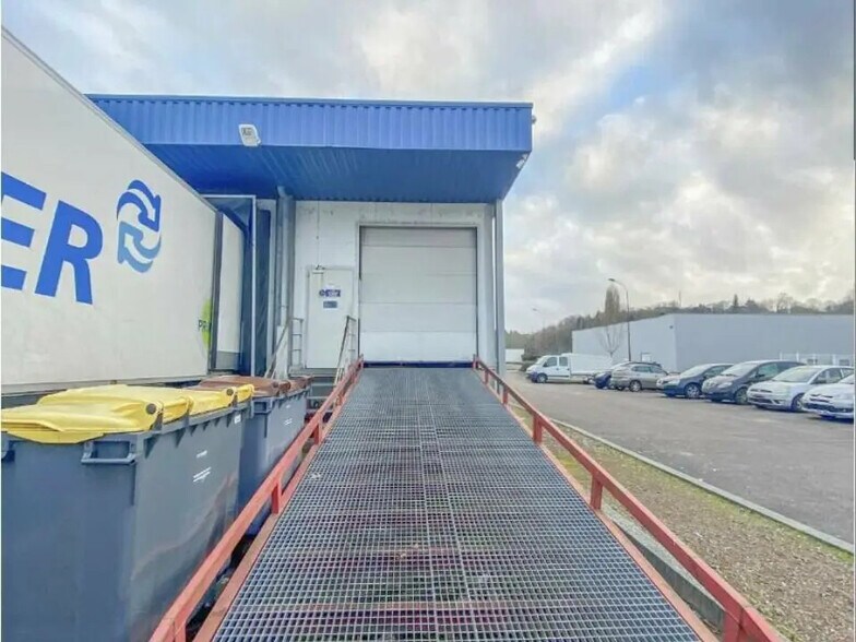 Industriel/Logistique dans Objat à vendre - Photo de l’immeuble – Image 3 sur 7