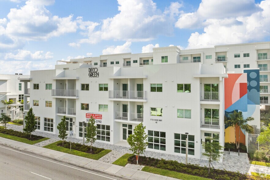 1715 N Dixie Hwy, Lake Worth, FL à louer - Photo de l’immeuble – Image 2 sur 31