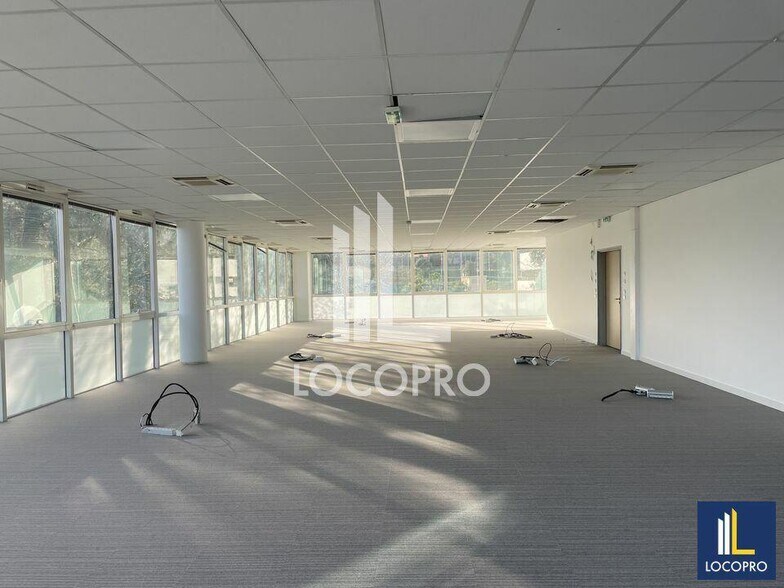 Bureau dans SOPHIA ANTIPOLIS à louer - Photo de l’immeuble – Image 3 sur 12