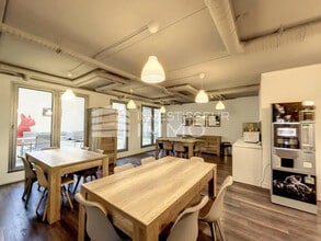 Bureau dans Fontainebleau à louer Photo de l’immeuble– Image 1 sur 5