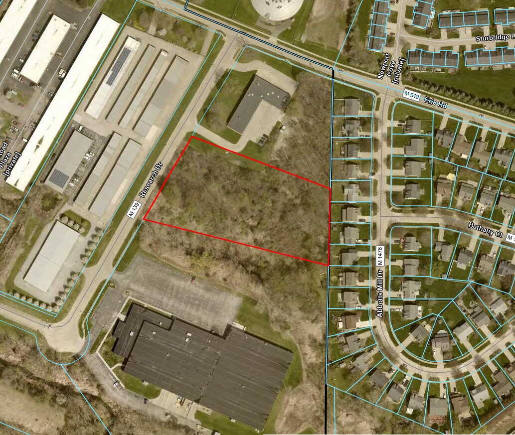 13 Research Dr, Eastlake, OH à vendre Photo principale– Image 1 sur 7