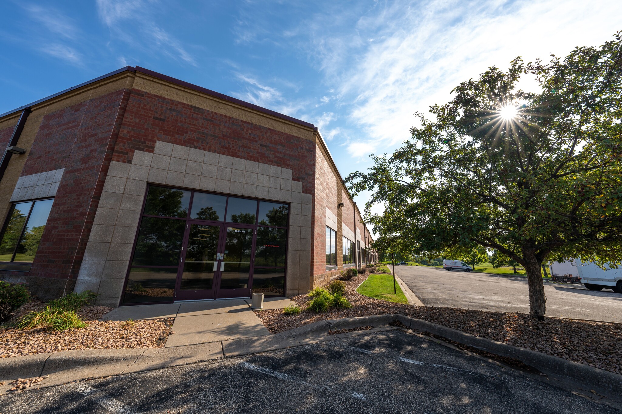 6901 E Fish Lake Rd, Maple Grove, MN à louer Hall d’entrée– Image 1 sur 20
