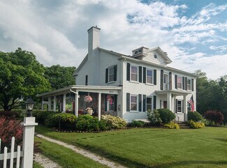 Plus de détails pour 8223 E Lake Rd, Westfield, NY - Hôtellerie à vendre