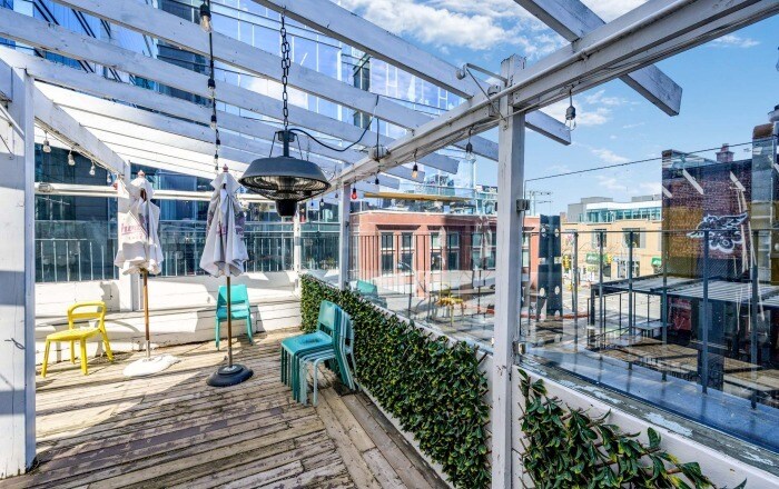 137 Peter St, Toronto, ON à louer - Photo de l’immeuble – Image 3 sur 9
