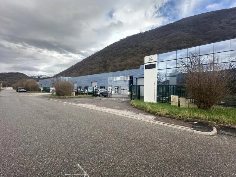 Industriel/Logistique dans Champ-sur-Drac à louer - Photo de l’immeuble – Image 2 sur 5