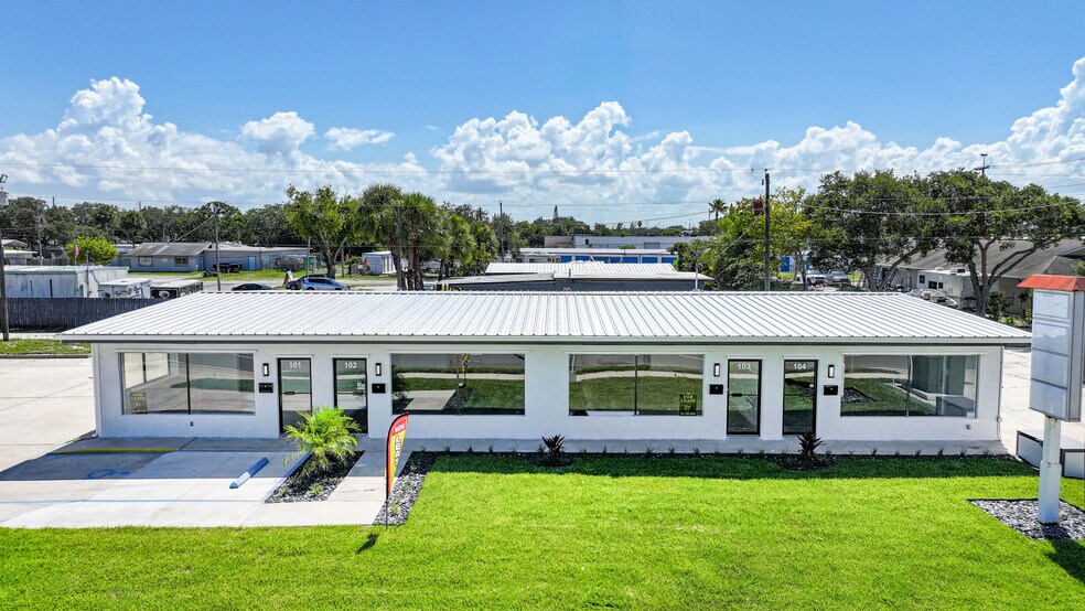 1682 N Harbor City Blvd, Melbourne, FL à vendre - Photo principale – Image 1 sur 7