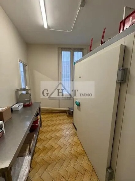 Local commercial dans Maisons-Alfort à vendre - Photo intérieure – Image 1 sur 5