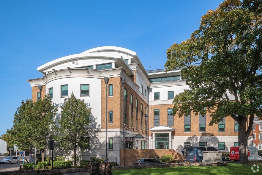 27-31 Windsor St, Uxbridge à louer - Photo de l’immeuble – Image 3 sur 5