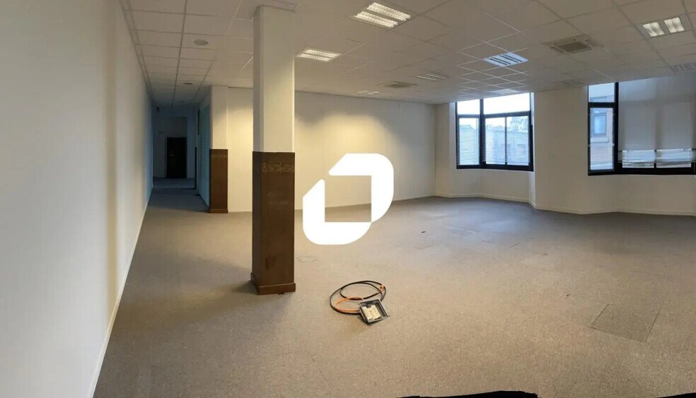 Bureau dans Reims à louer - Photo de l’immeuble – Image 3 sur 7