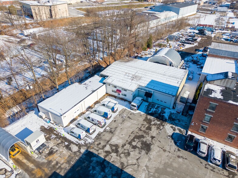 97 N Clinton St, Poughkeepsie, NY à vendre - Photo de l’immeuble – Image 1 sur 14