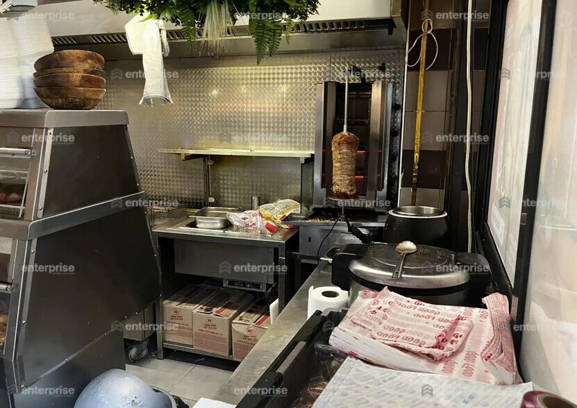 Local commercial dans Amiens à vendre - Photo intérieure – Image 2 sur 4