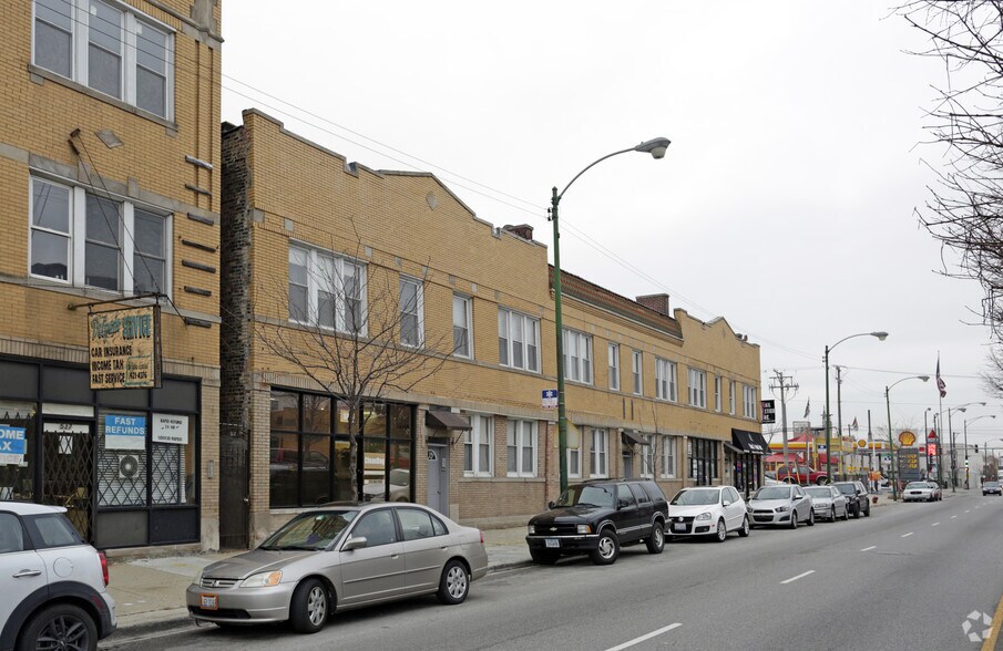 525-527 N Ashland Ave, Chicago, IL à vendre - Photo de l’immeuble – Image 2 sur 9