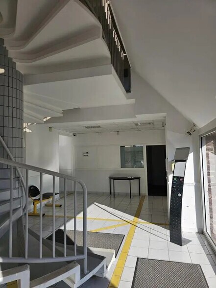 Bureau dans Guichen à vendre - Photo de l’immeuble – Image 3 sur 11