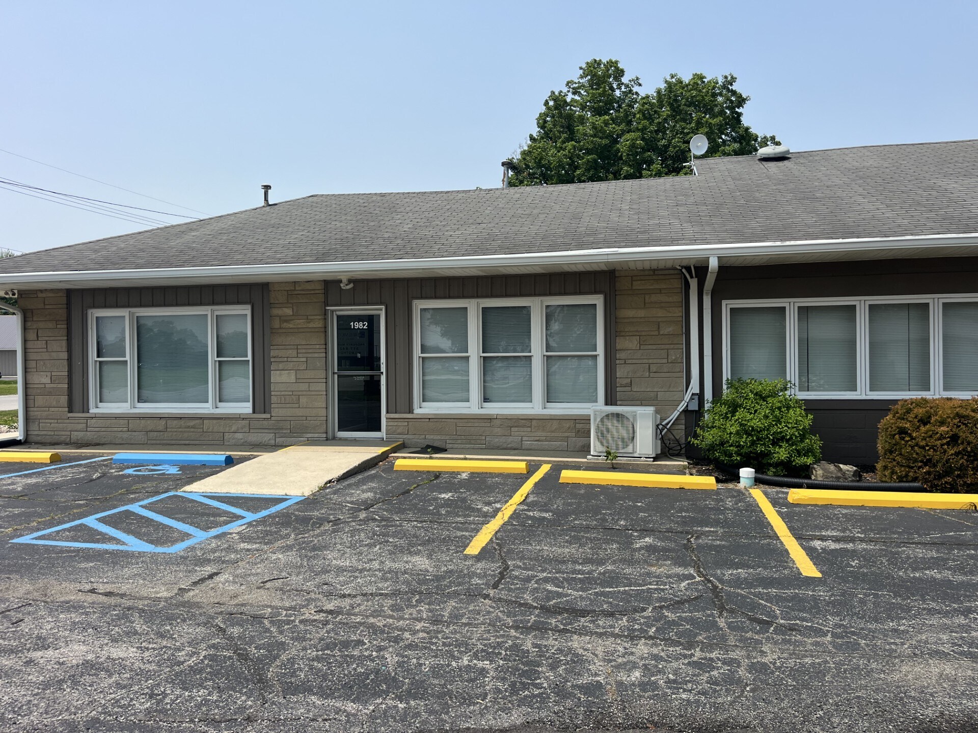 1984 Indianapolis Rd, Crawfordsville, IN à louer Photo de l’immeuble– Image 1 sur 17