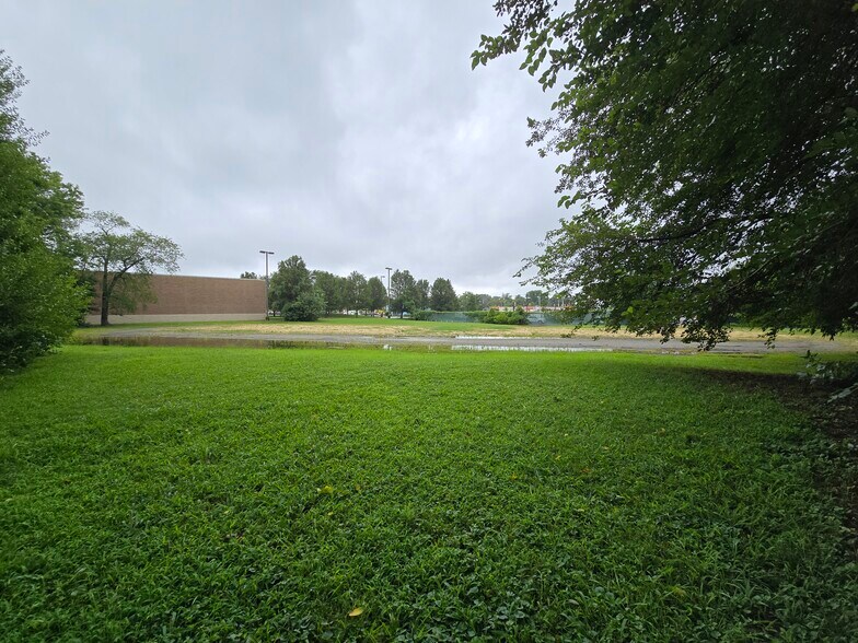 383 N DuPont Hwy, Dover, DE à louer - Photo de l’immeuble – Image 3 sur 7