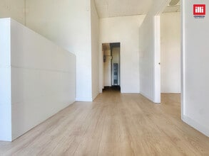 16205 Devonshire St, Granada Hills, CA à louer Photo intérieure– Image 1 sur 3
