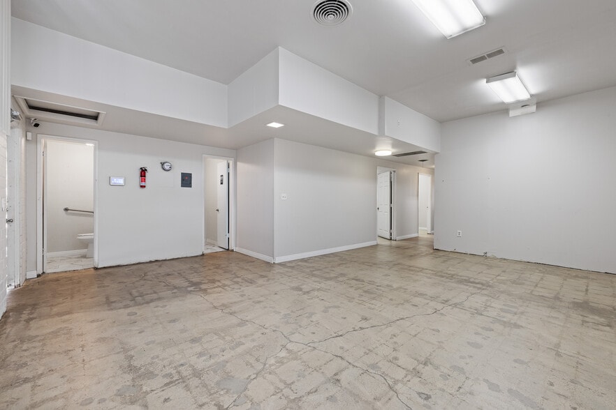 407 S La Brea Ave, Inglewood, CA à louer - Photo de l’immeuble – Image 2 sur 10
