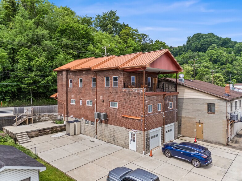 1556 Island Ave, McKees Rocks, PA à vendre - Photo de l’immeuble – Image 2 sur 22