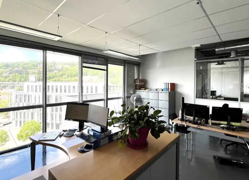 Bureau dans Lyon à louer - Photo de l’immeuble – Image 2 sur 9