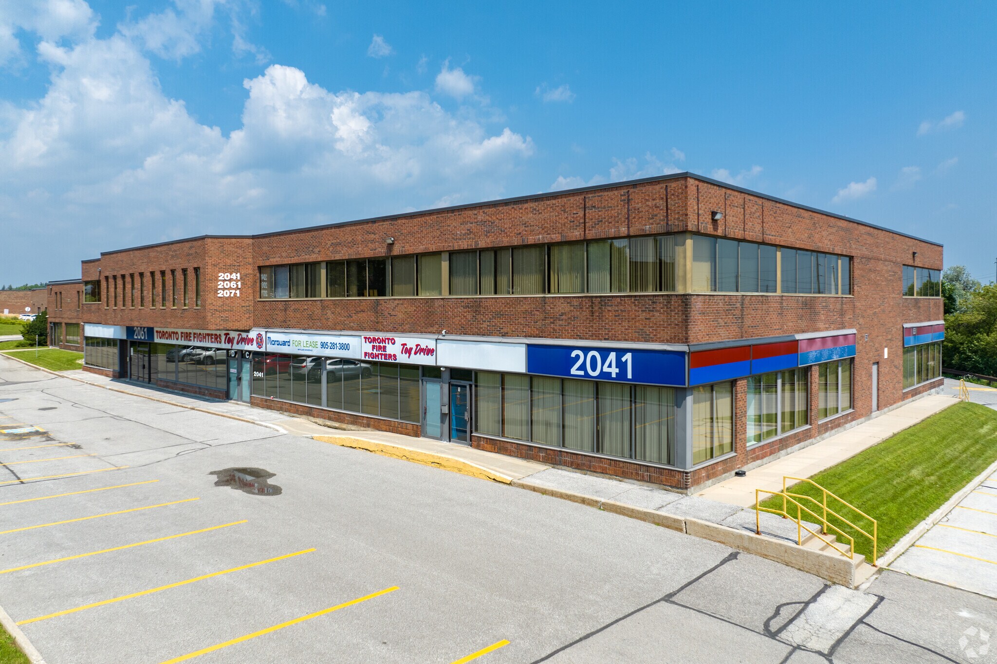 2041-2071 Mccowan Rd, Toronto, ON à louer Photo de l’immeuble– Image 1 sur 6