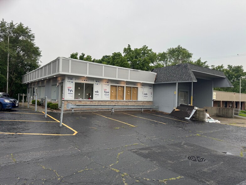 164-166 N Gilbert St, South Elgin, IL à louer - Photo de l’immeuble – Image 3 sur 10