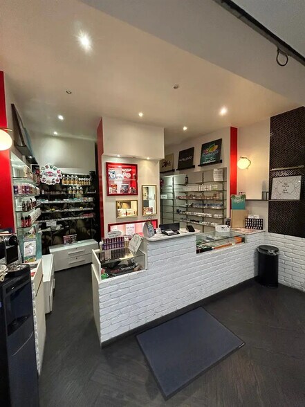 Local commercial dans Paris à louer - Photo intérieure – Image 1 sur 2
