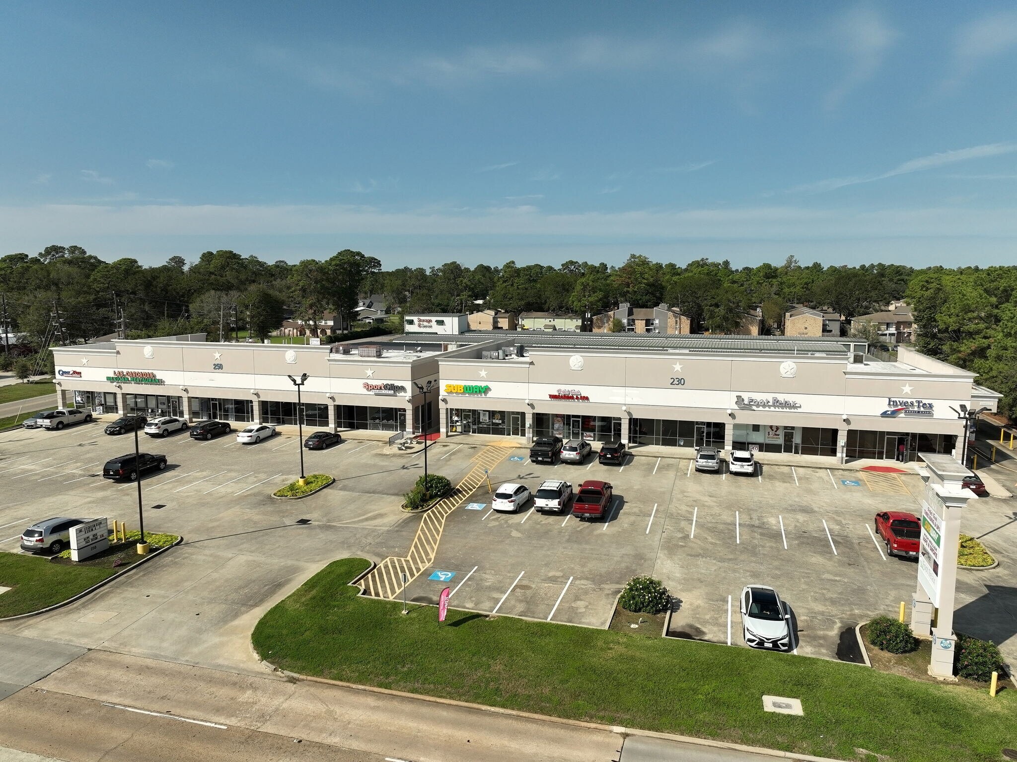 230 Cypresswood Dr, Spring, TX à louer Photo de l’immeuble– Image 1 sur 6