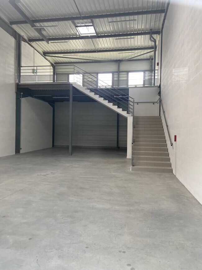 Plus de détails pour Industriel/Logistique à vendre