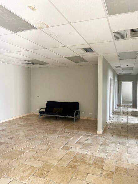 3483-3491 Swenson Ave, St Charles, IL à louer - Photo intérieure – Image 3 sur 8
