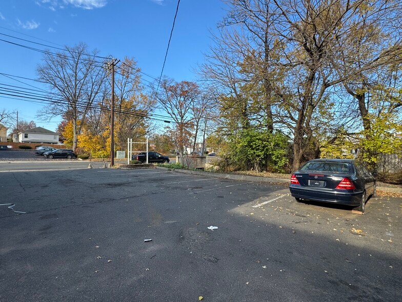 1314 E Elizabeth Ave, Linden, NJ à vendre - Photo de l’immeuble – Image 3 sur 8