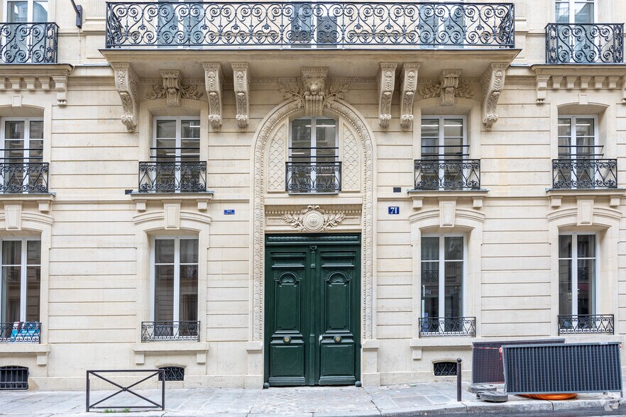 71 Rue De Miromesnil, Paris à louer - Photo de l’immeuble – Image 3 sur 4