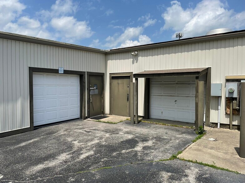 7801 E 88th St, Indianapolis, IN à vendre - Photo de l’immeuble – Image 2 sur 6